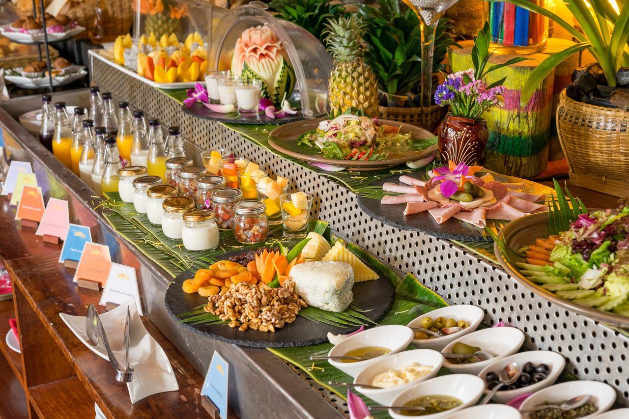 Golden Temple Residence Siem Reap Exterior foto A buffet at a hotel
