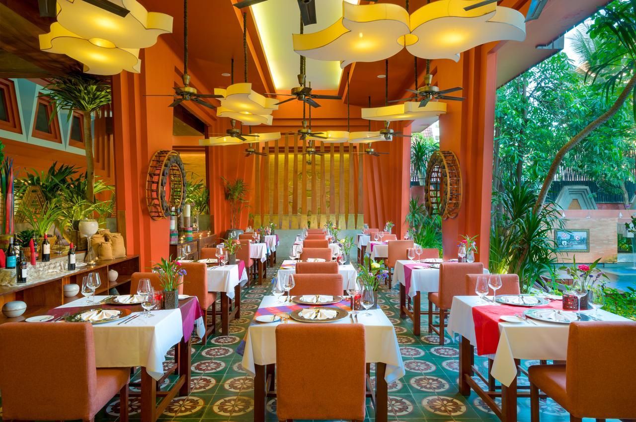 Golden Temple Residence Siem Reap Exterior foto The interior of the restaurant